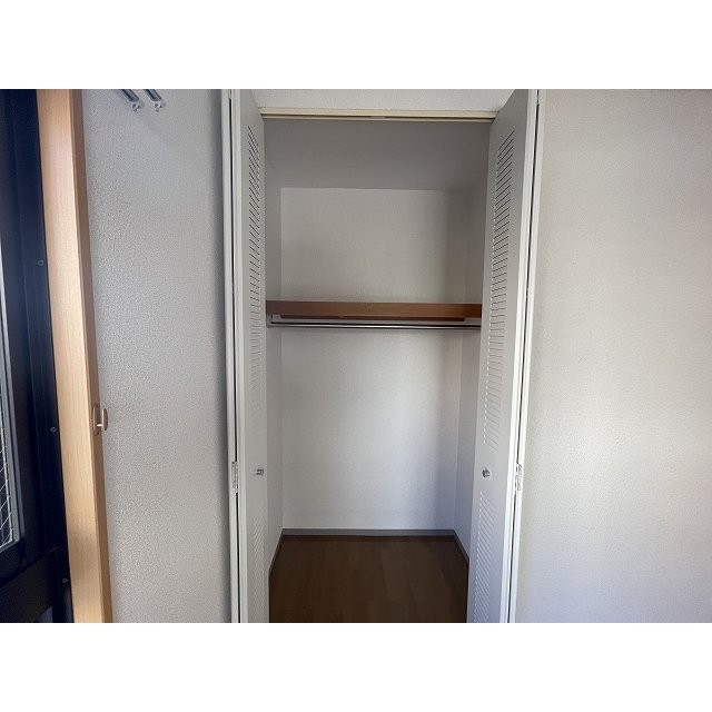 ネスト鷹番0101号室 収納②