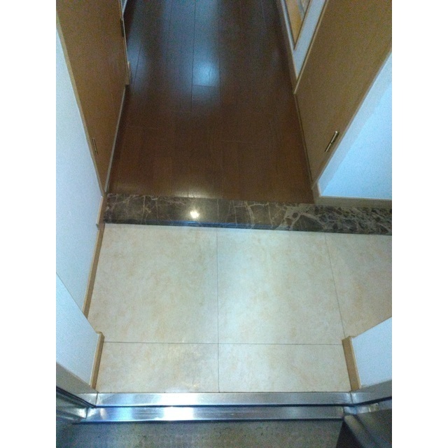 ロアール早稲田大学前弐番館1階 玄関