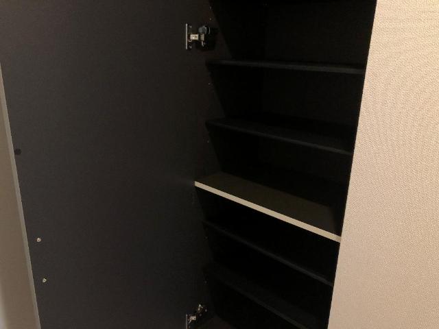 Raffine Port202号室 下駄箱