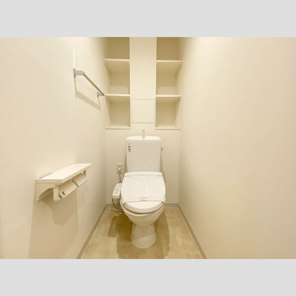 le Cap Estel 201号室　トイレ　温水洗浄便座