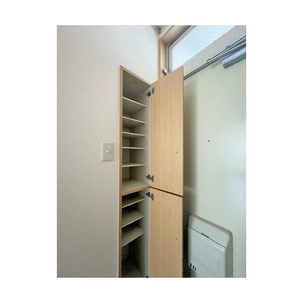 エステートピア稲城 玄関