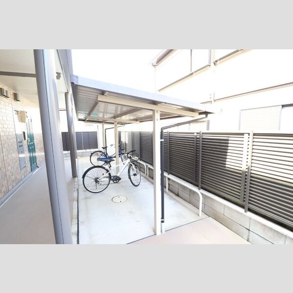 エルミタージュ 駐輪場