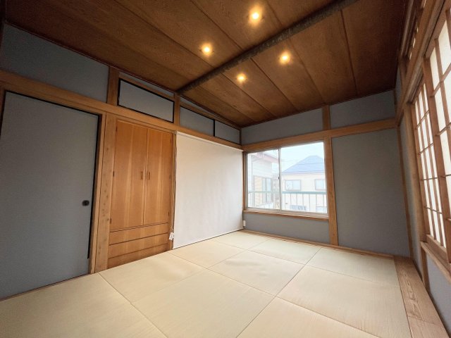 ヴィンテージBAR武蔵野川越　デザイナーズリノベ戸建 こだわりダウンライトでお洒落なモダン和室