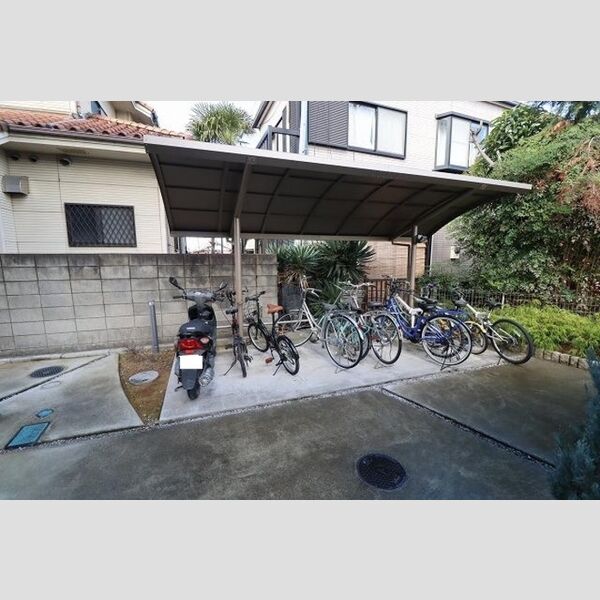 サンライズ上之302号室 駐輪場