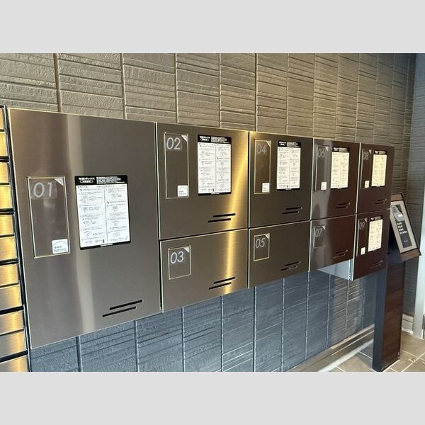 セレスティア白鳥 宅配ボックス