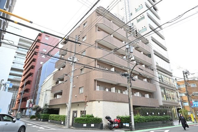 パレステュディオ新宿御苑前の外観画像