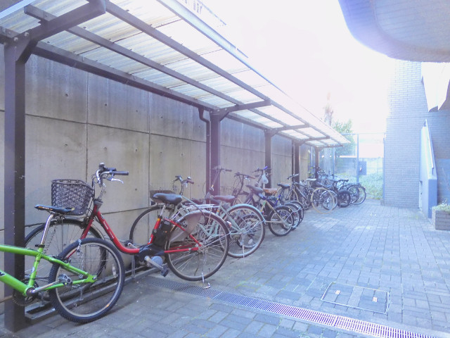 ベルセル南青山2階 駐輪場