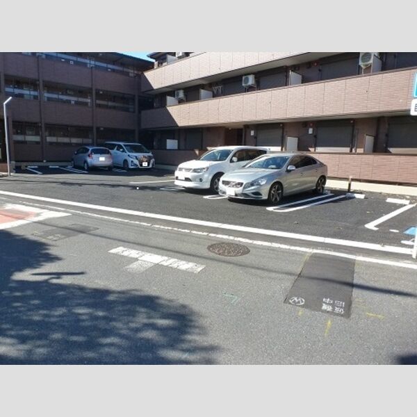 エミネンスⅢ 駐車場