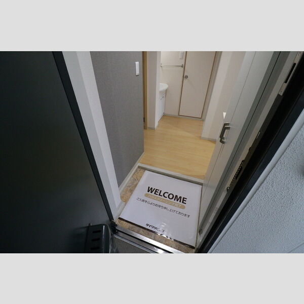 ビラ・ジュニペラス　C棟 玄関