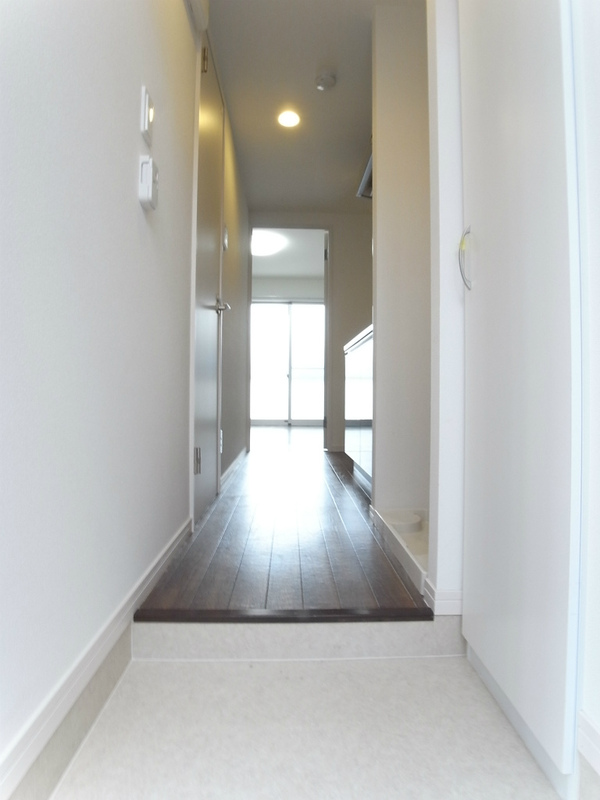 リブリ・branche1階 玄関