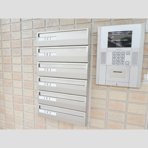 エスベランサ　B 集合ポストとTVモニター付きオートロック