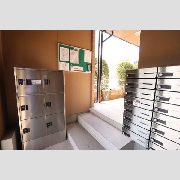 エーデルワイス207号室 宅配BOXと郵便BOX