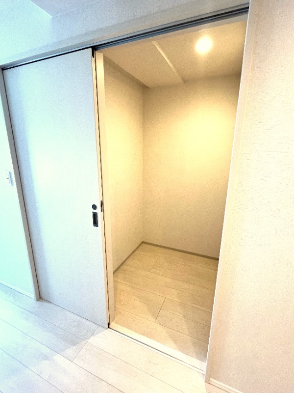 ルフォンリヴェント板橋西台2階 設備写真（写真は別部屋）【アコーディオン網戸】