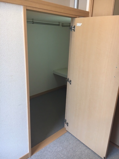 レオパレス新座サンハイツ ベッド下収納