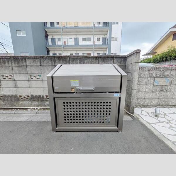 ミオ　カーム202号室 ゴミ置き場