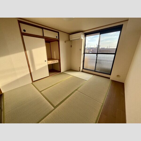 ロイヤルコート203号室 同建物別部屋の参考画像