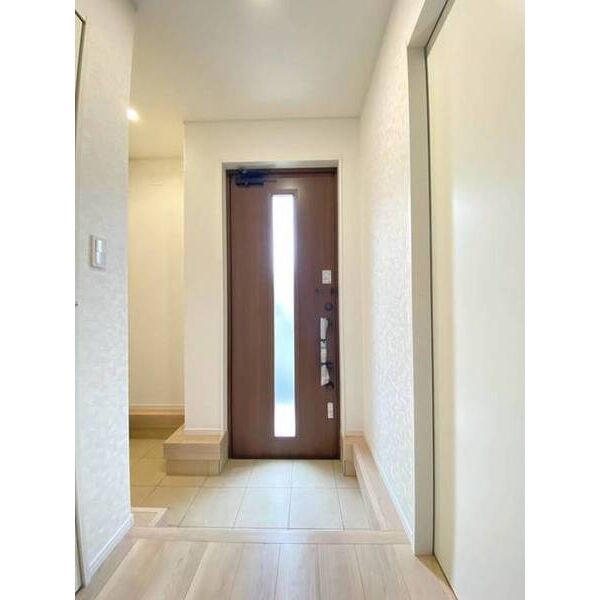 クレイドルガーデンさいたま市緑区中尾第19　1号棟0001号室 玄関