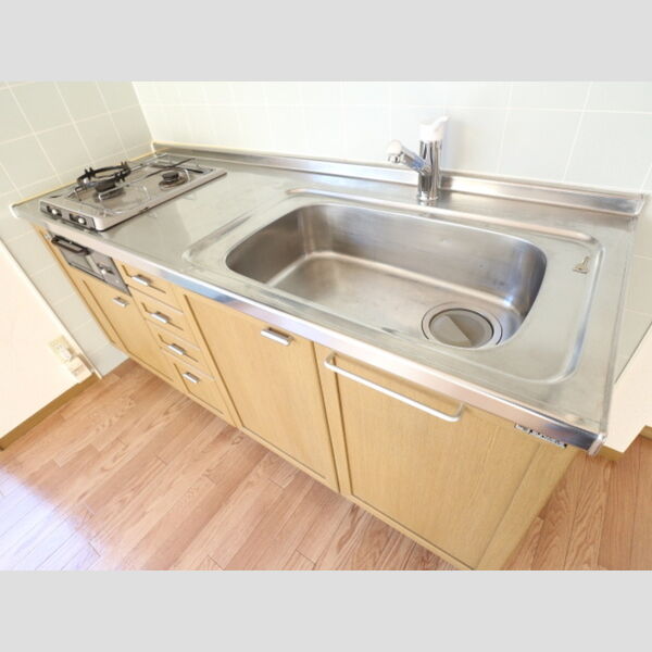 ラークヒルズ 2コンロのシステムキッチン