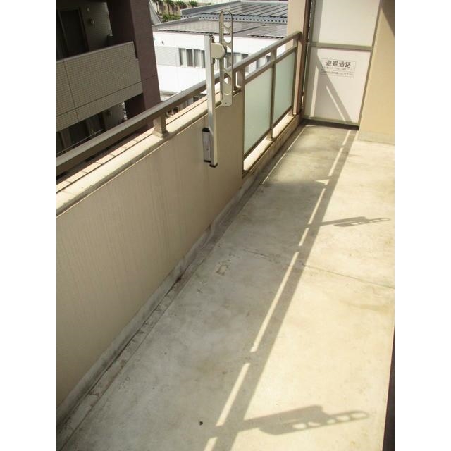 アルビオ北新横浜4階 バルコニー
