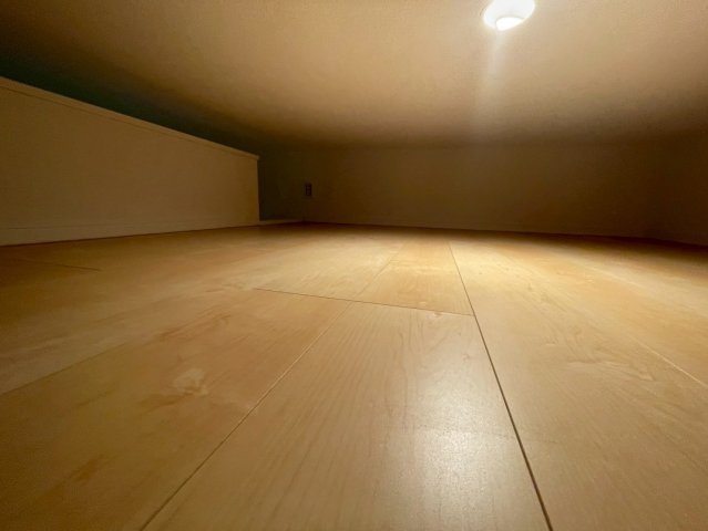 ベイフラット南太田102号室 寝室