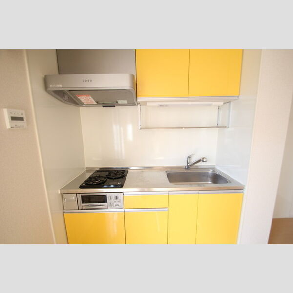 ラピュタ 明るいカラーのキッチンはガス2口グリル付き!