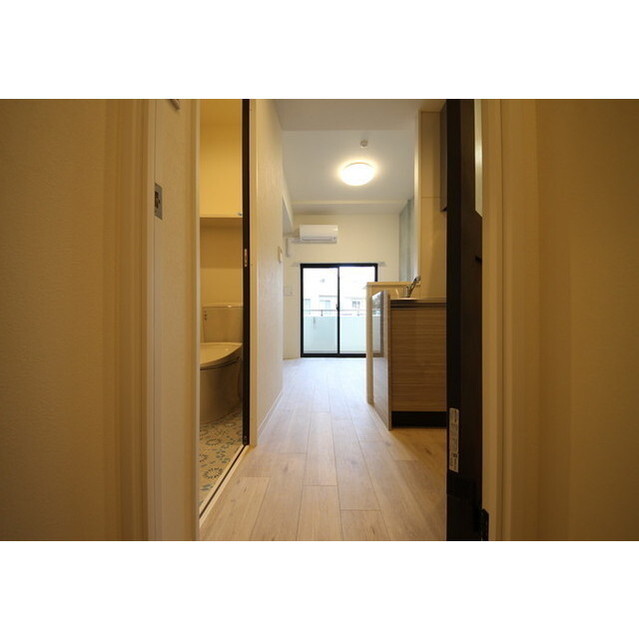 CRESCENT COURT 内観