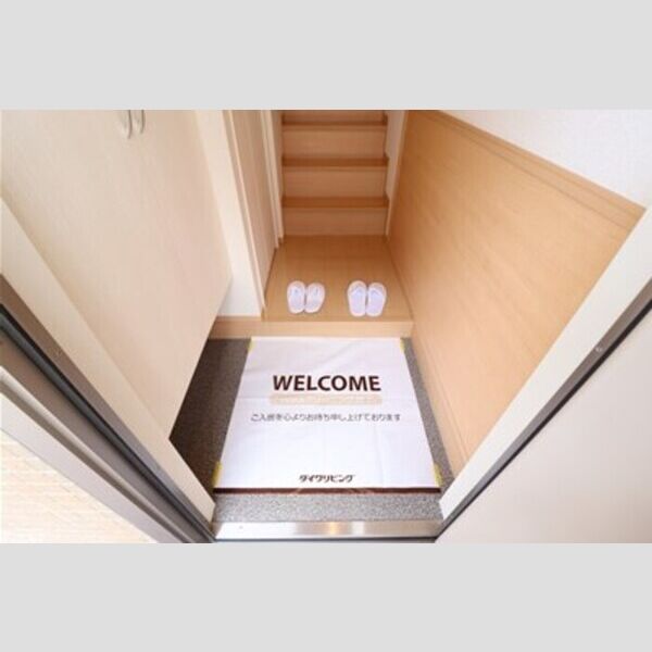 ガーデンヒルズ201号室 玄関