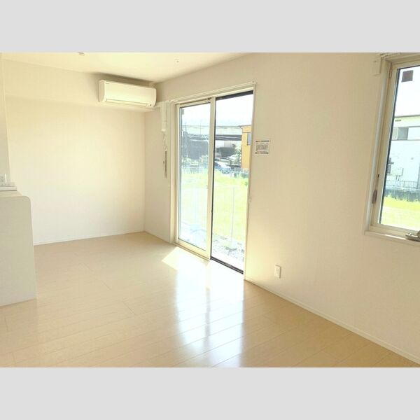 サンコート矢崎105号室 リビング