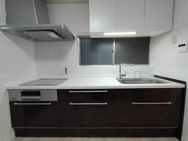 岩槻区東町1丁目 戸建 大型のキッチン IH付き