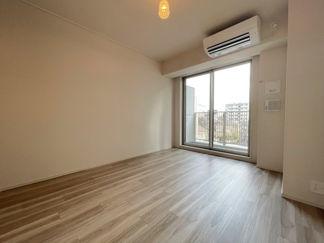 プライムメゾン千葉新町0302号室 リビング