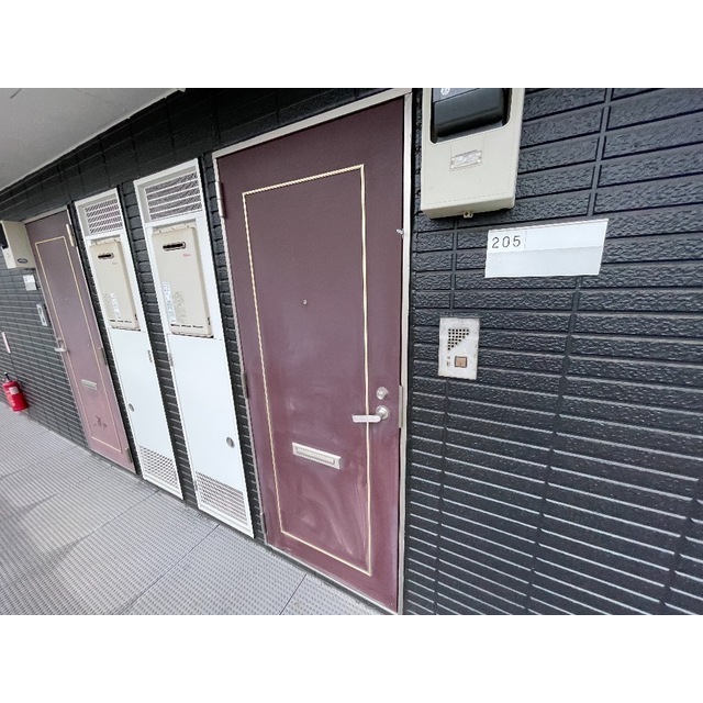 Kフレール205号室 玄関