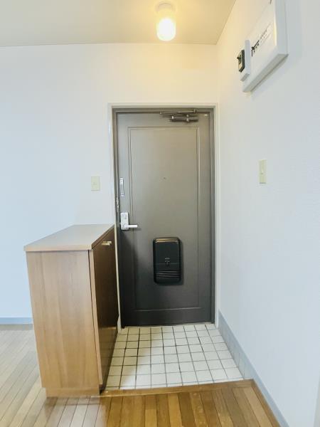 ファミール若月2階 玄関