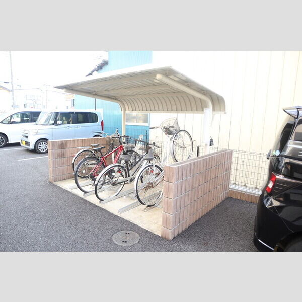 Polaris(ポラリス)101号室 駐輪場