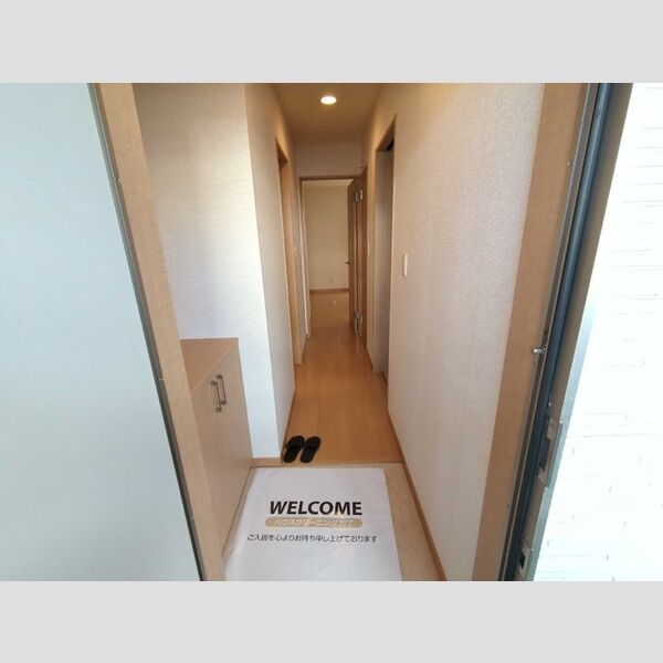 メゾンクレール106号室 玄関