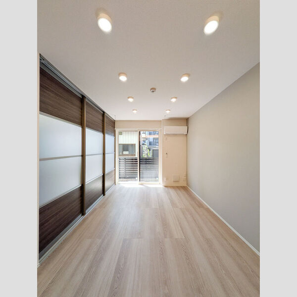 ノーブルラフィネ土呂町102号室 リビング