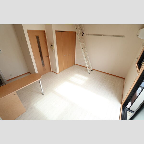 セントラル・クオ205号室 洋室