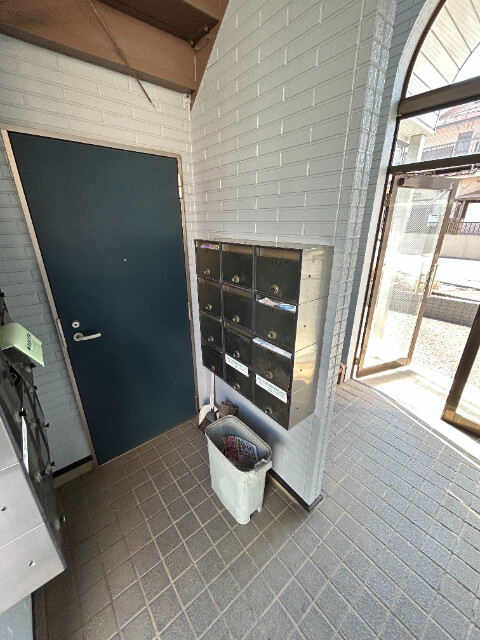 サンライズハウスA棟1階 集合ポスト