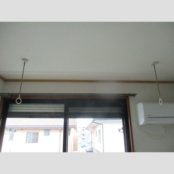 エミーハイツ203号室 室内物干し