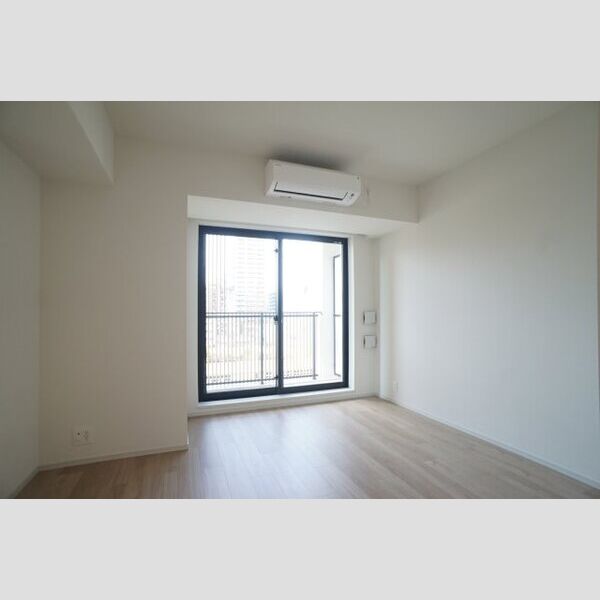 プライムメゾン亀戸601号室 白を基調とした明るい室内