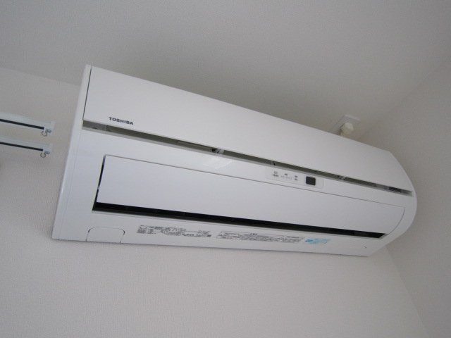 バード・ヴェール　(Ｂｉｒｄ・Ｖｅｒｔ)202号室 リビングエアコン