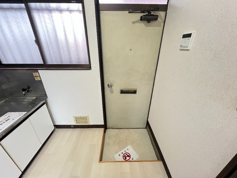 プレステージ伊勢原2階 玄関