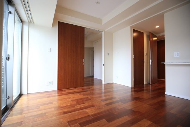 グランスイート四谷プレシア リビング