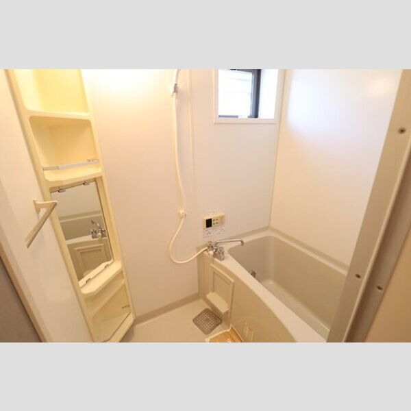 ソラリス　A 追い焚き機能付きバス(窓付き)