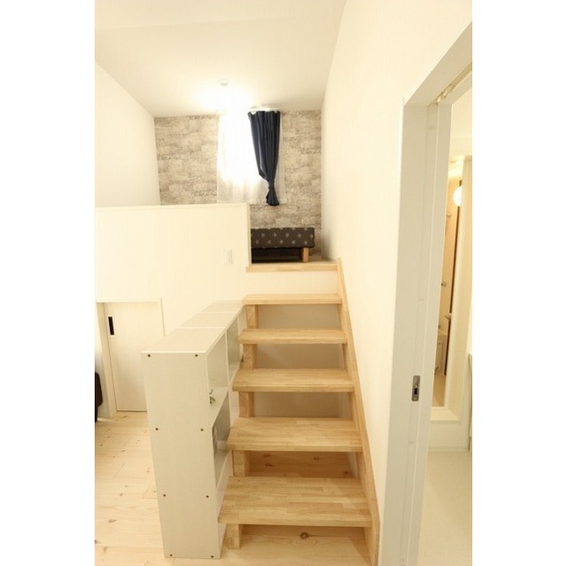 Ｍａｉｓｏｎ　ｄｅ　ｌａ　ｐｌａｇｅ202号室 ロフト階段