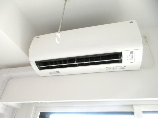 びゅうリエット横浜東神奈川1008号室 リビング　エアコン　※現況優先