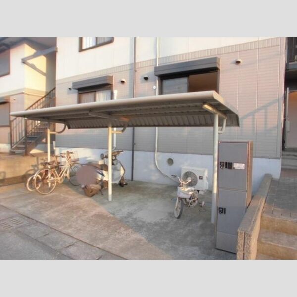 リヴェール 駐輪場