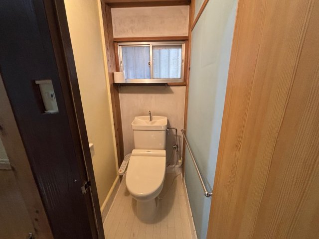 厚木市上依知戸建 床リニューアルしました