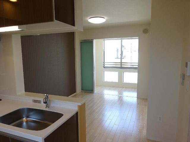 エル・クーレ203号室 リビング