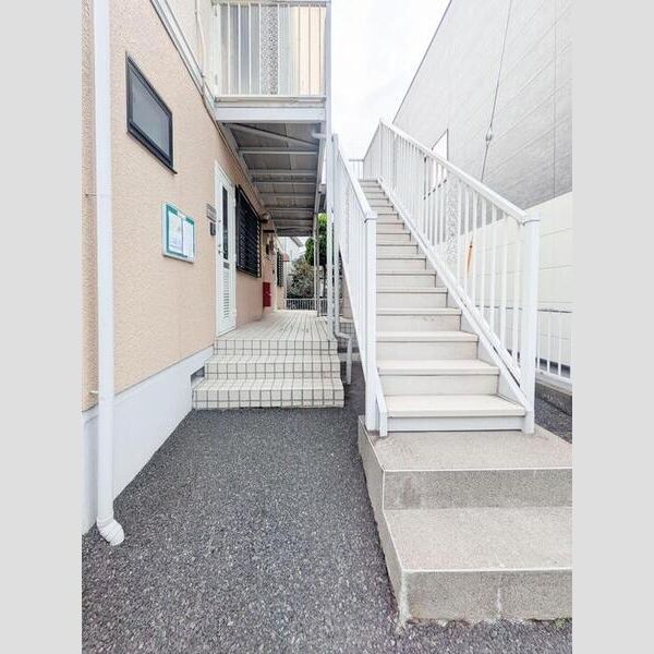 セジュール高富 出入口