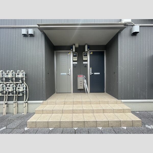 ミキハイツ101号室 玄関前